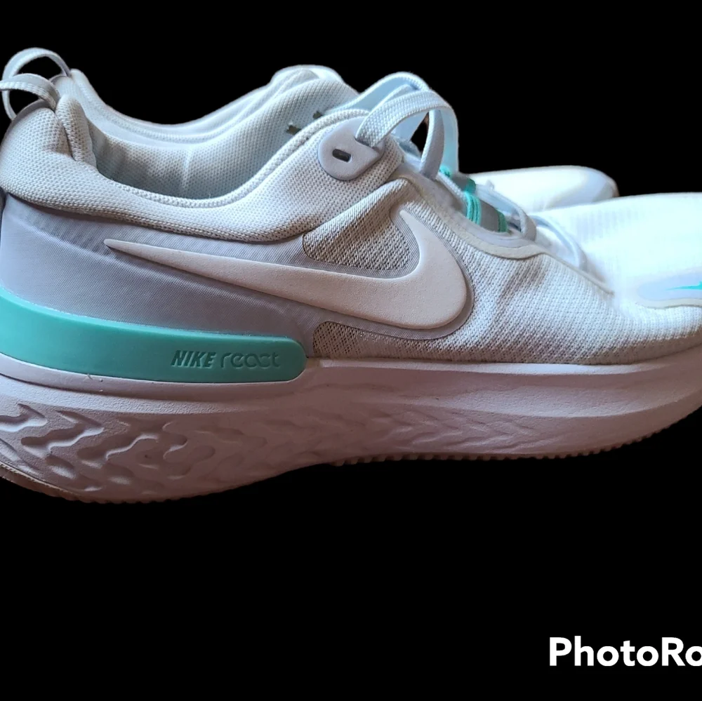 Nike Miler React Sneakers Sz 9.5 White/Mint Women's